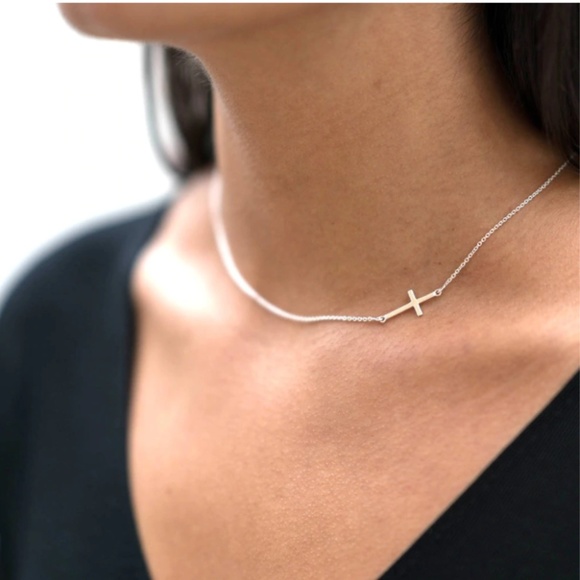 Lulus Jewelry - Christian Cross Minimalist Charm Worship Necklace